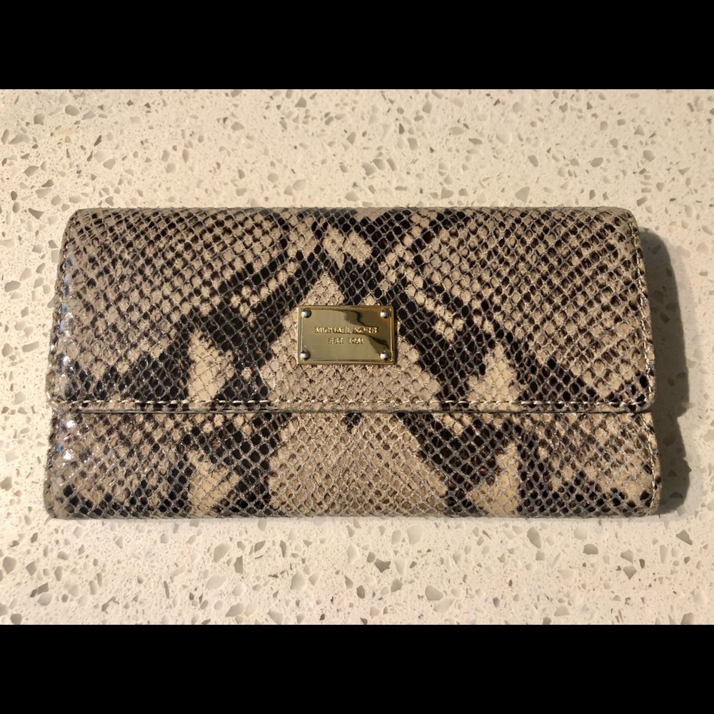 Michael Kors Checkbook Wallet